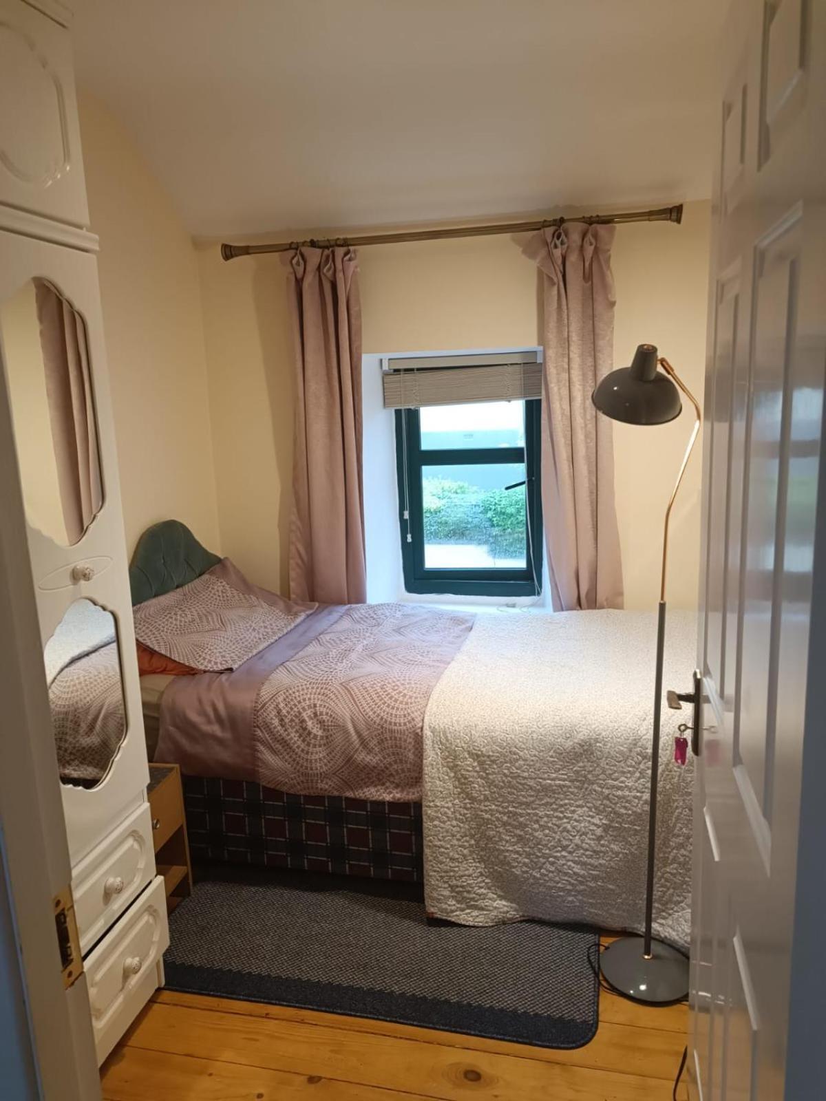 Bernie'S Place - Homestay Castlebar Habitación foto